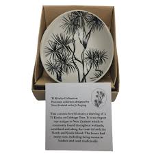 Jo Luping Medium Bowl - Tī Kōuka (Black on White)