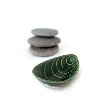 Jo Luping Small Mussel Dish - Green