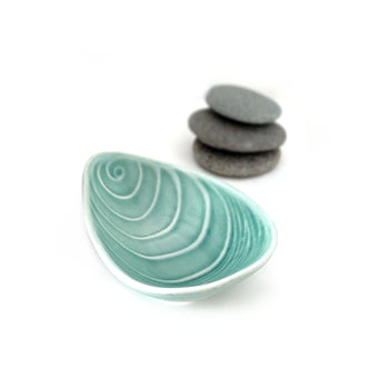 Jo Luping Medium Mussel Dish - Aqua
