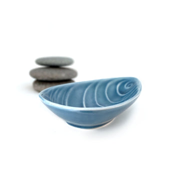 Jo Luping Medium Mussel Dish - Blue