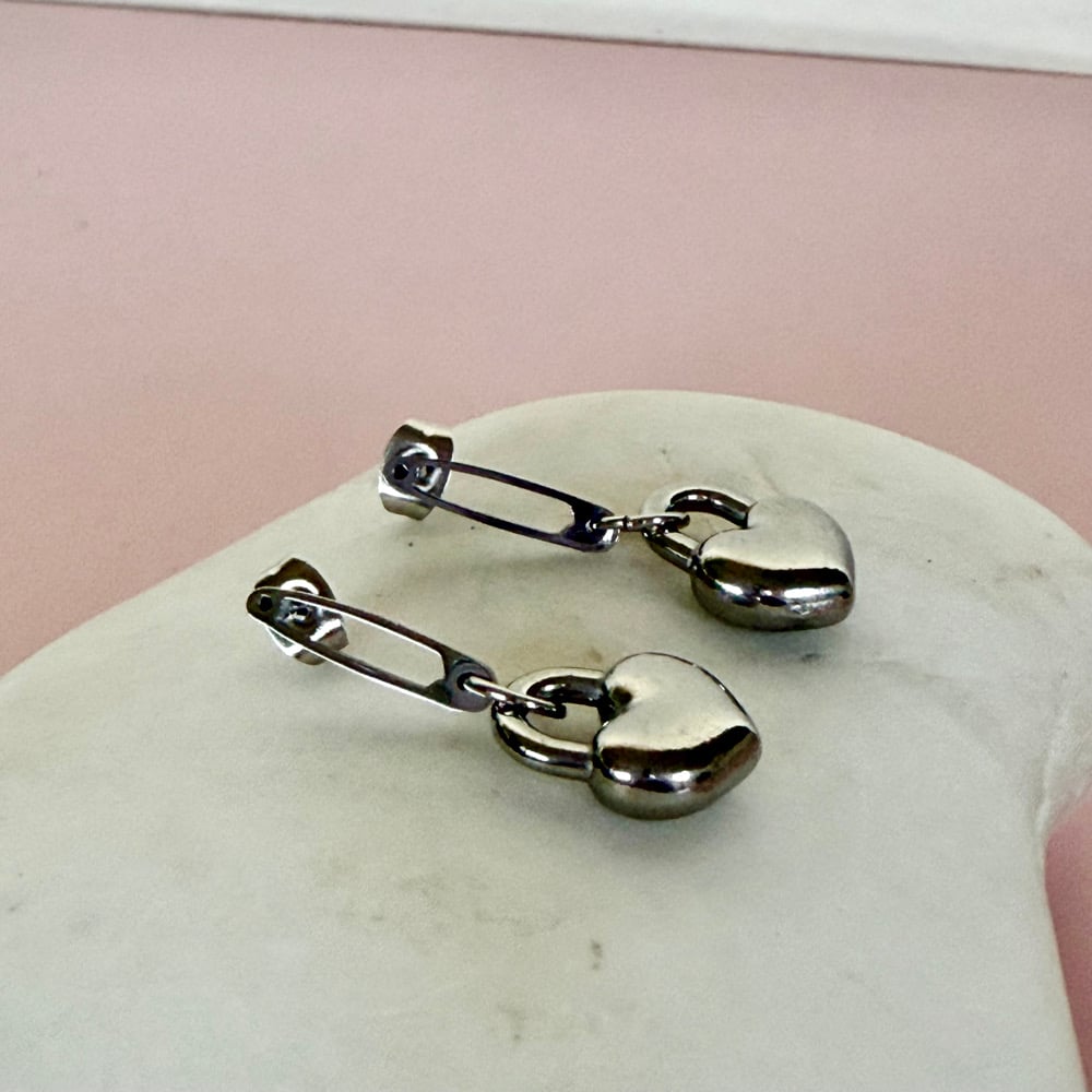 Penny Foggo Earrings - Safety Pin Hearts